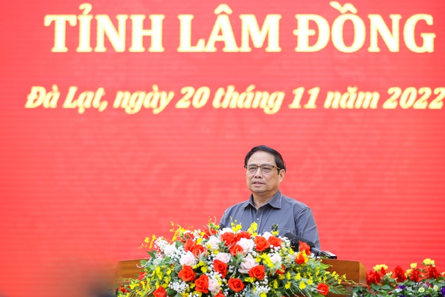 Thủ tướng Phạm Minh Chính nêu rõ, Lâm Đồng phải là động lực, cực tăng trưởng của Tây Nguyên, tập trung vào phát triển du lịch, dịch vụ, văn hóa.